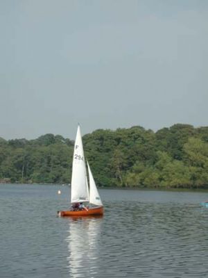 CVRDA Rally at Colemere S.C. 2002
A lone Firefly on the beautiful mere
Keywords: colemere events2002