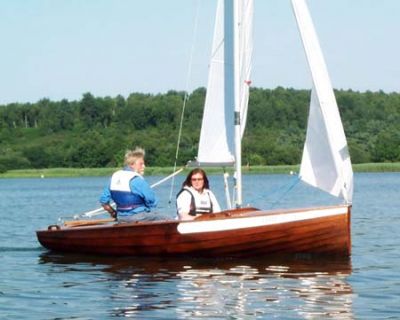 CVRDA Rally at Frensham Pond S.C. 2003
Keywords: frensham-pond events2003