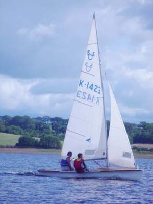 CVRDA Rally at Roadford S.C. 2003
Bob & Sean showing the skill that so deservedly got them the wingnut award
Keywords: roadford events2003