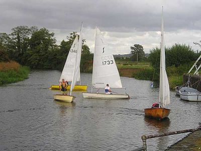 wide open spaces
Keywords: chippenham events2004