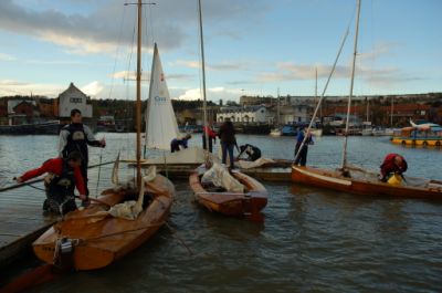 CVRDA Rally at Baltic Wharf November S.C. 2006
After the storm - Merlin 36 broken mast on jetty
Keywords: baltic-wharf events2006