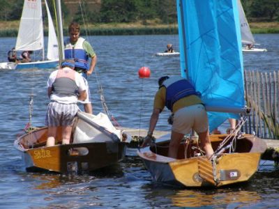 CVRDA Rally at Frensham Pond S.C. 2006
Keywords: frensham-pond events2006