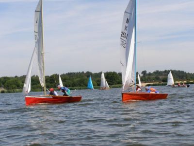 CVRDA Rally at Frensham Pond S.C. 2006
Keywords: frensham-pond events2006