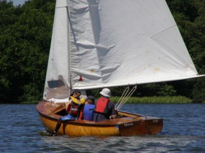 CVRDA Rally at Frensham Pond S.C. 2006
Keywords: frensham-pond events2006