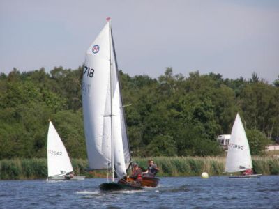 CVRDA Rally at Frensham Pond S.C. 2006
Keywords: frensham-pond events2006